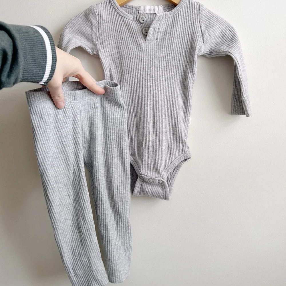 Set - Picture 1 of 1